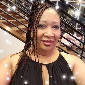 Meet your Posher, Angela